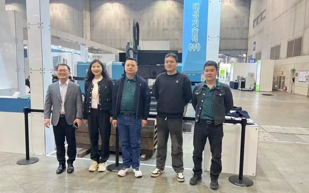 CNC 레이저 파이프 절단 기계 1500w 0-300r/Min 스핀드 속도 9